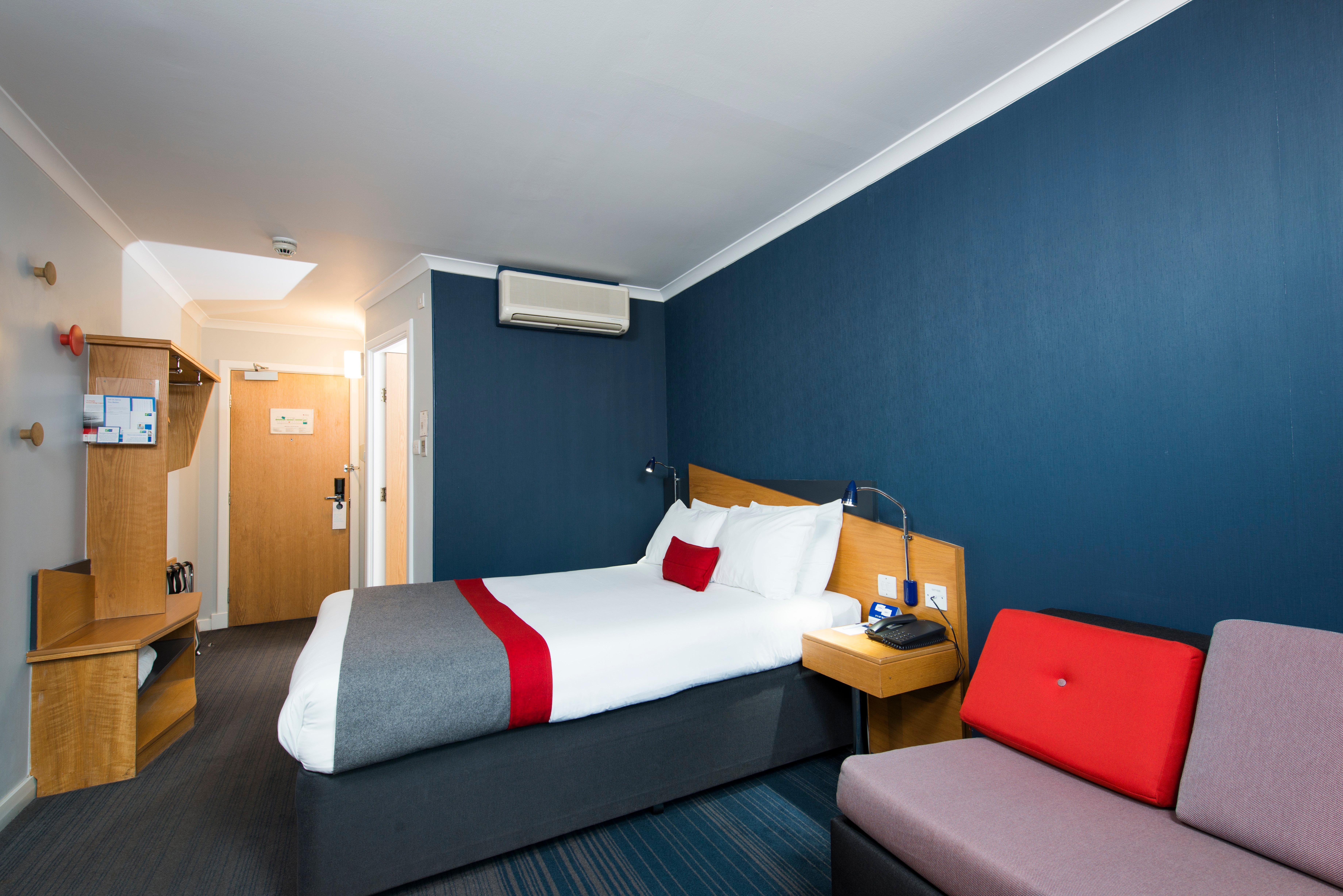 Holiday Inn Express Exeter East By Ihg Exterior photo