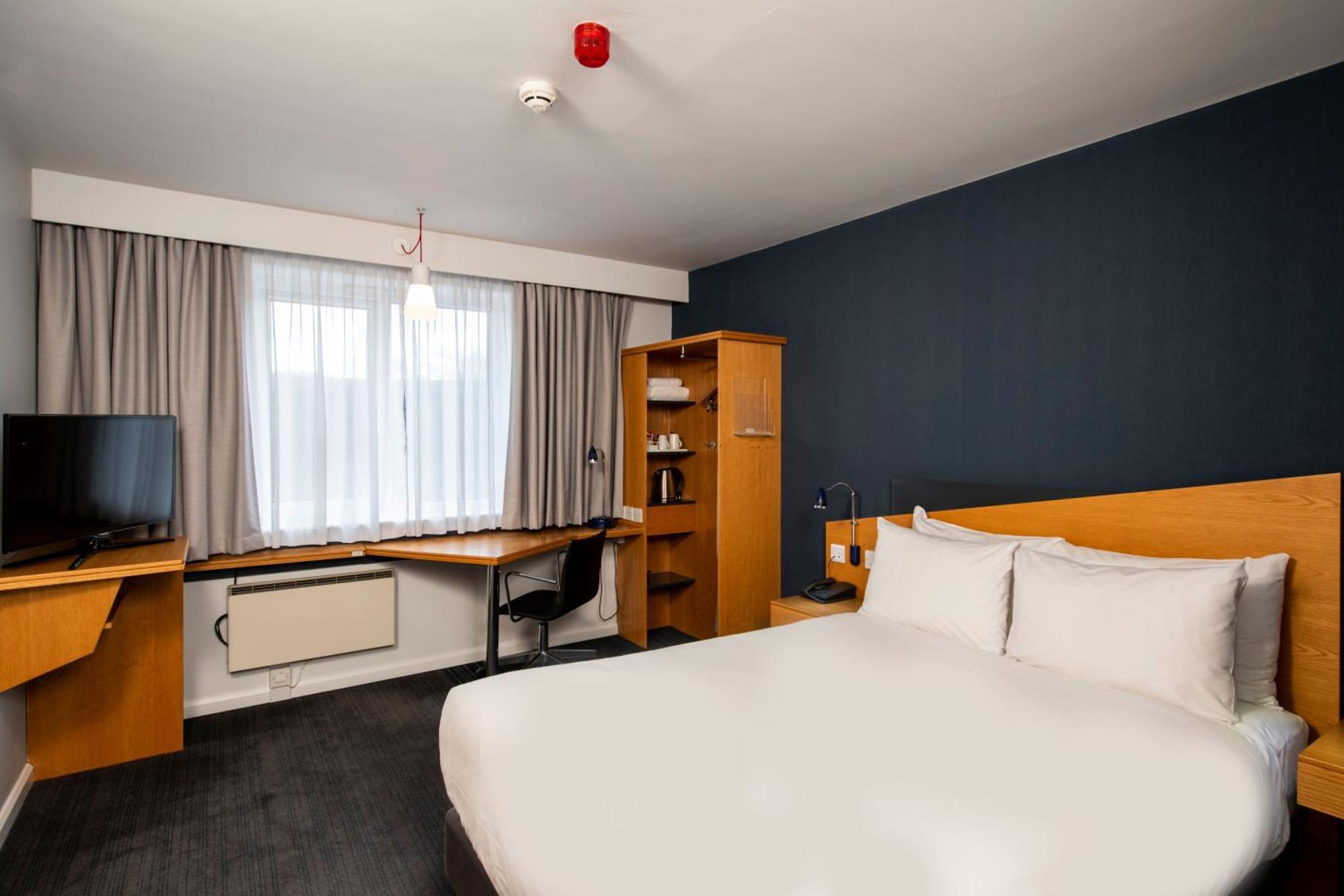 Holiday Inn Express Exeter East By Ihg Exterior photo
