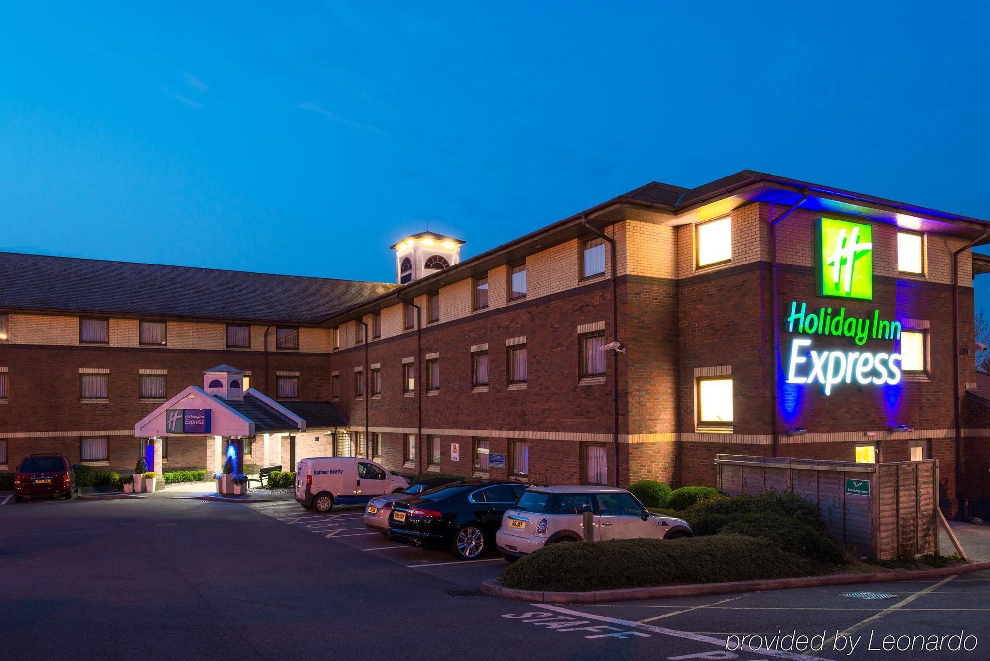 Holiday Inn Express Exeter East By Ihg Exterior photo