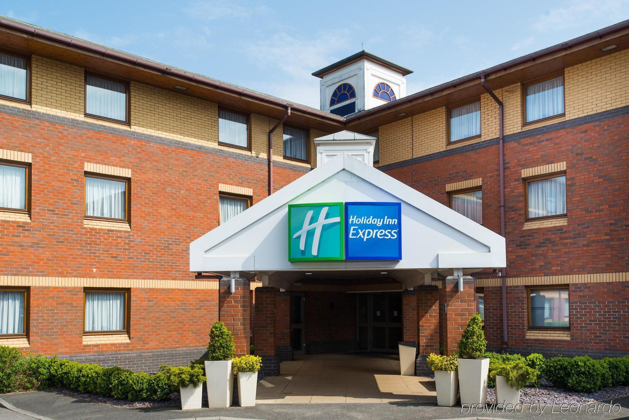 Holiday Inn Express Exeter East By Ihg Exterior photo