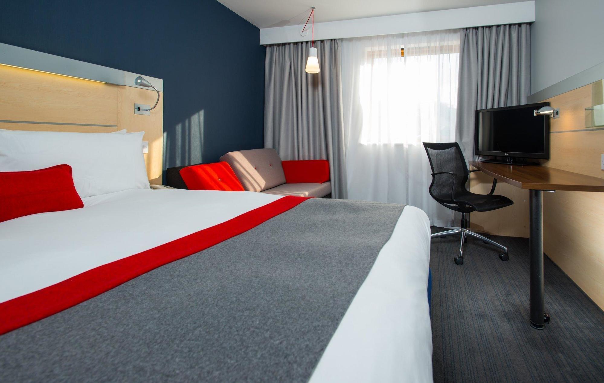 Holiday Inn Express Exeter East By Ihg Exterior photo